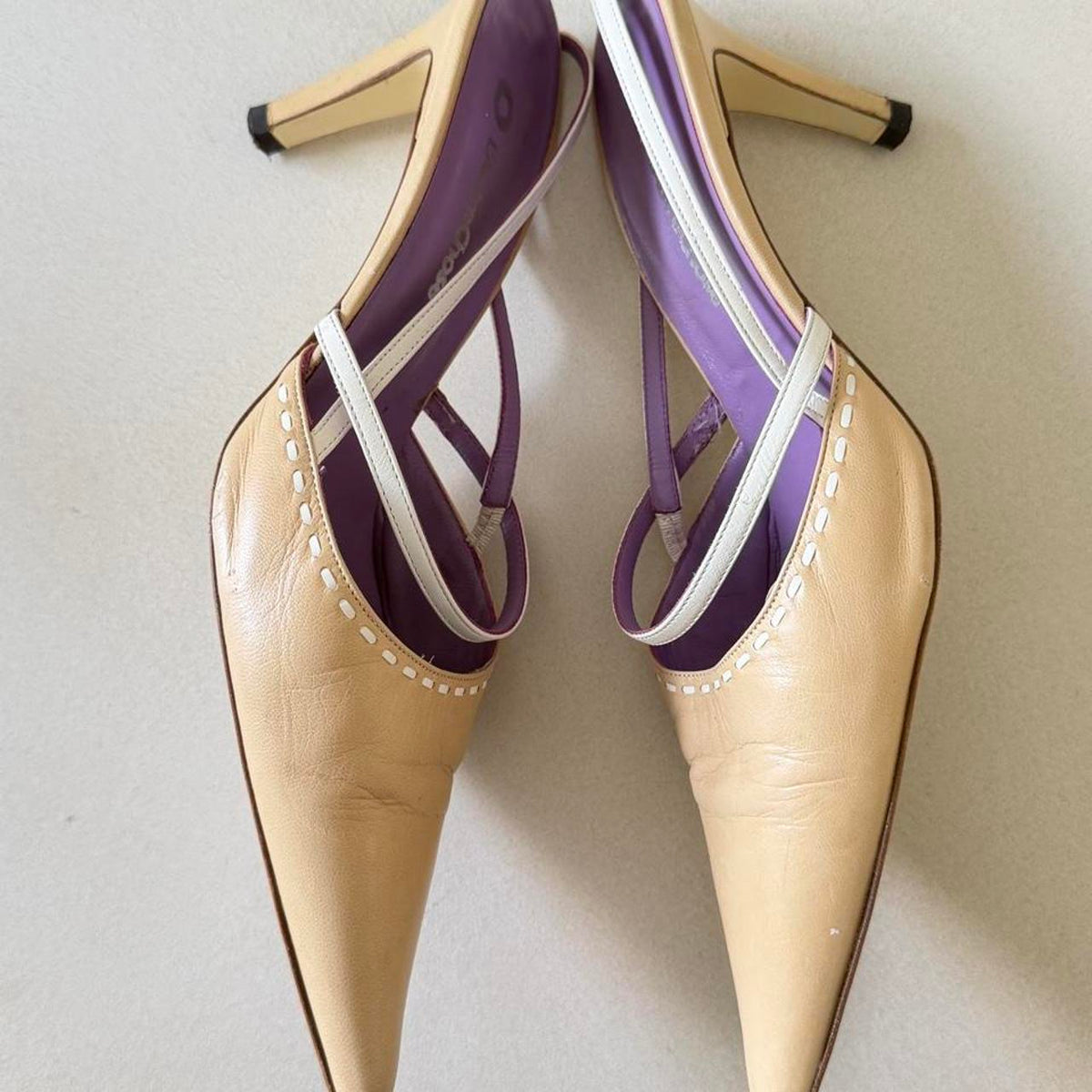 Vintage L'Autre Chose beige and white leather pointed toe heels size 9