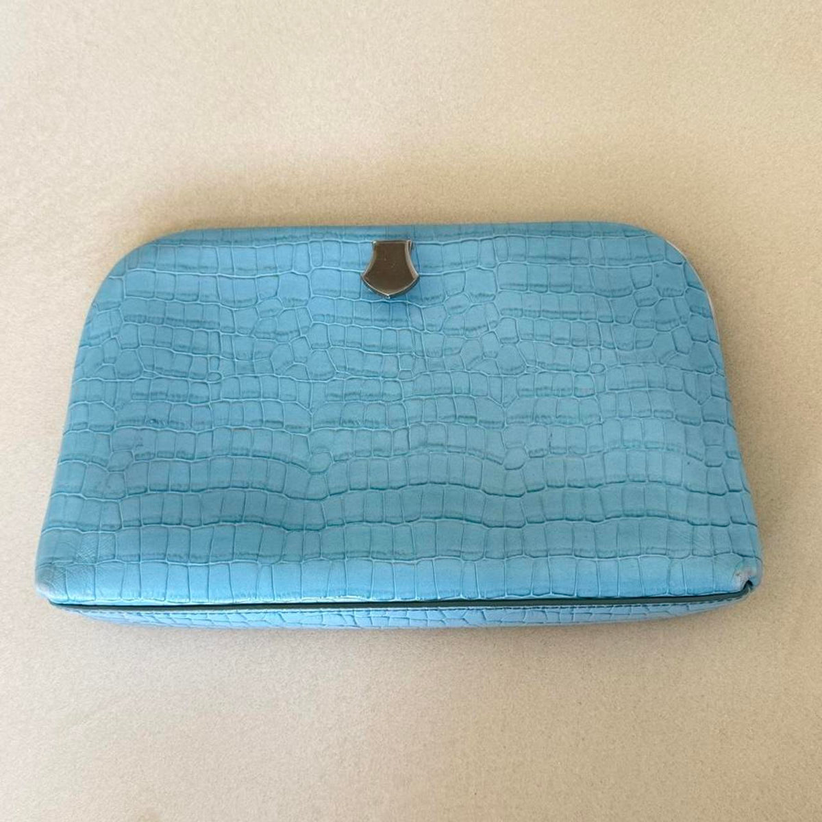 Vintage baby blue croc embossed genuine cowhide leather clutch with silver detail - photo 3
