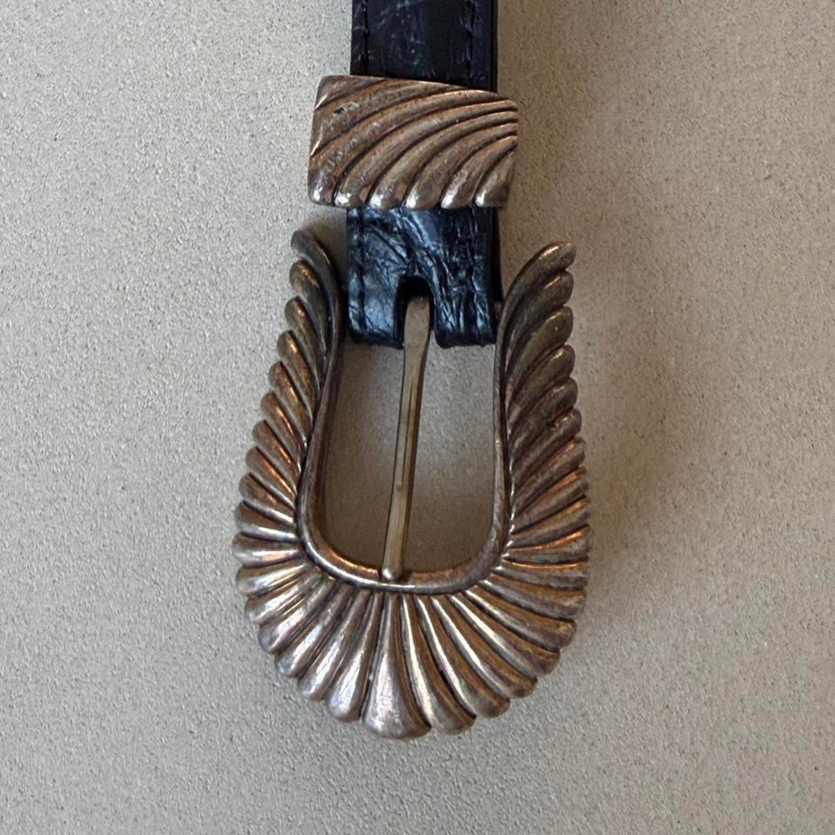 Vintage Douglas Magnus Black American Alligator Belt, Sterling Silver Buckle, 39 in - photo 3