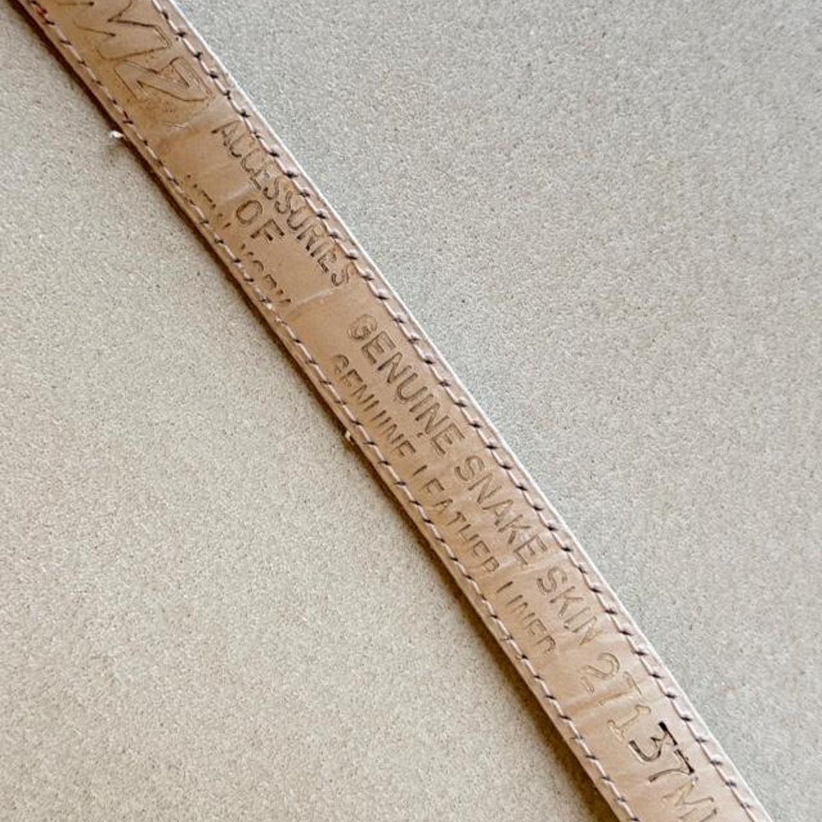 Vintage 1980s White Genuine Snakeskin Belt, Gold Leaf Buckle Statement Belt, 36 in - photo 6