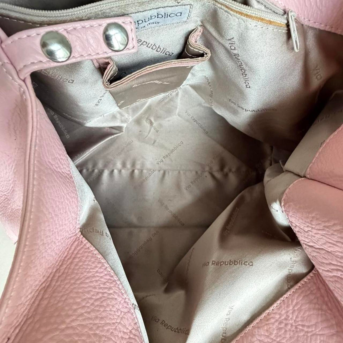 Y2K Via Repubblica pastel pink genuine leather hobo shoulder bag with silver hardware - photo 7