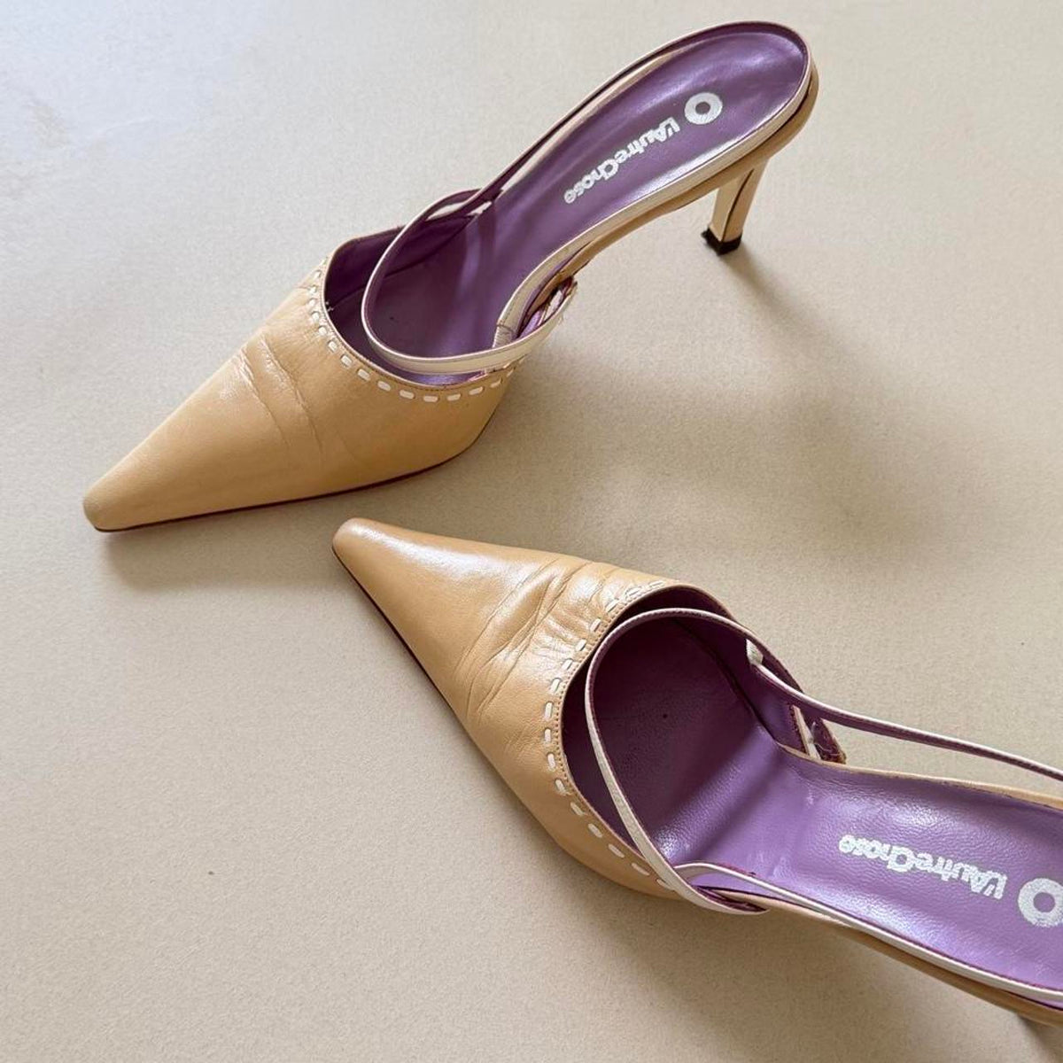 Vintage L'Autre Chose beige and white leather pointed toe heels size 9 - photo 5