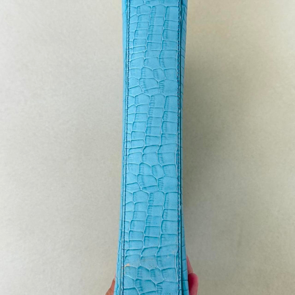 Vintage baby blue croc embossed genuine cowhide leather clutch with silver detail - photo 4